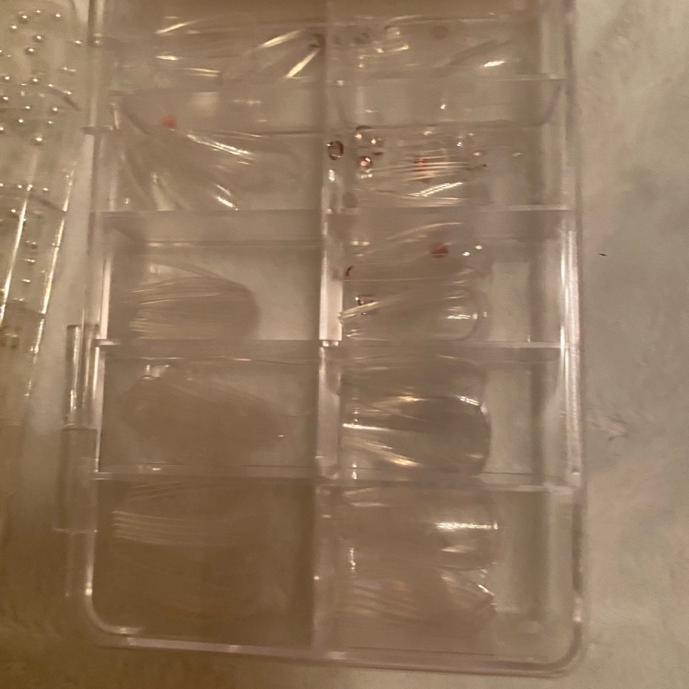 Nail Art Kit with Pink Clipper & fake nails - Picture 2 of 7